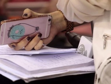 Φόρος σε κινητά, υπολογιστές και τάμπλετ: Δείτε τα νέα χαράτσια που προκαλούν αγανάκτηση